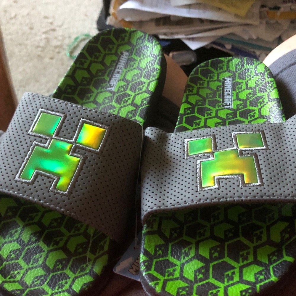 Minecraft Green & Black Slide Sandals